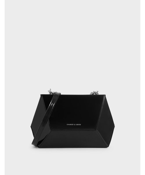 CHARLES & KEITH（チャールズ & キース）の「チェーンハンドルヘキサゴンクロスボディバッグ / Chain Handle