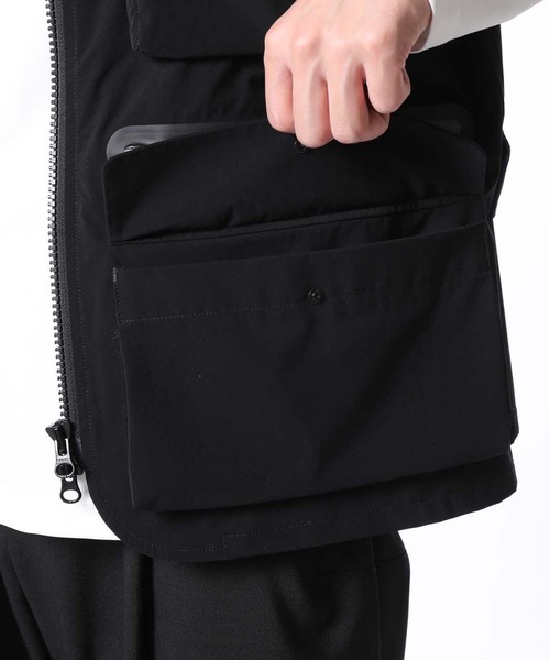 ADAM ET ROPE'(アダムエロペ)の「SILENTCOATING ミリタリーベスト(ベスト・メンズ・ブラック/グリーン系その他2・S/M/L)」の14枚目の写真