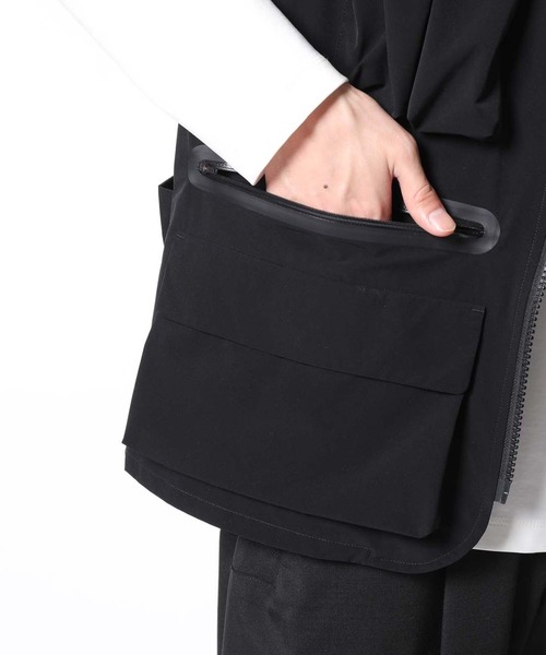 ADAM ET ROPE'(アダムエロペ)の「SILENTCOATING ミリタリーベスト(ベスト・メンズ・ブラック/グリーン系その他2・S/M/L)」の6枚目の写真