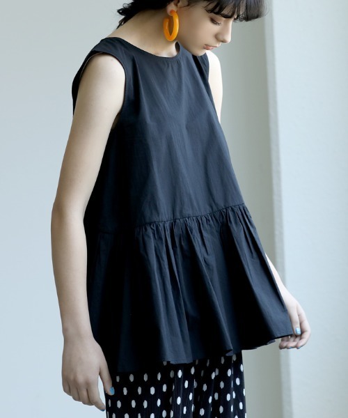 coca（coca）（コカ）の「ふんわりシルエットノースリーブギャザーブラウス（シャツ/ブラウス・レディース・ブラック/ホワイト・ONE SIZE）」の5枚目の写真