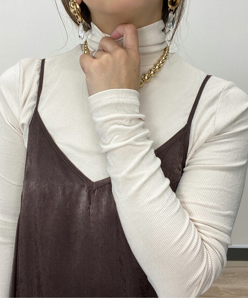 ap retro（アプレトロ）の「ハイネックカットソー【ZOZO限定アイテム】（Tシャツ/カットソー・レディース・ブラック/ベージュ/ブラウン/アイボリー・FREE）」の5枚目の写真