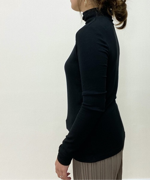 ap retro（アプレトロ）の「ハイネックカットソー【ZOZO限定アイテム】（Tシャツ/カットソー・レディース・ブラック/ベージュ/ブラウン/アイボリー・FREE）」の21枚目の写真