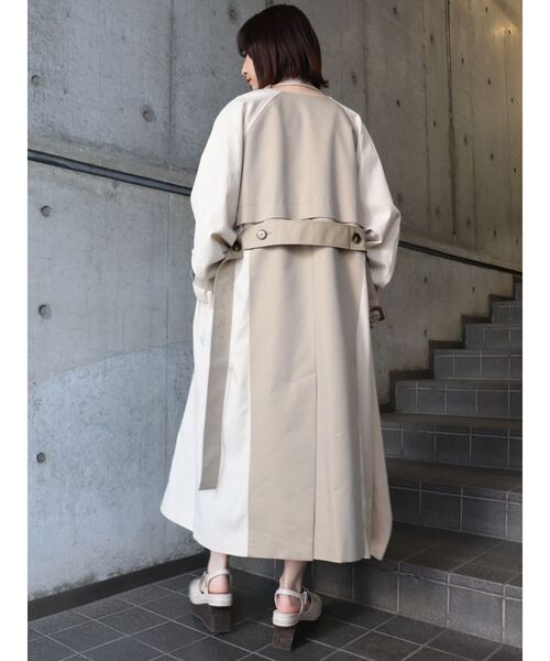 MURUA（ムルーア）の「スイッチカラートレンチコート（トレンチコート・レディース・ネイビー/アイボリー・FREE）」の17枚目の写真