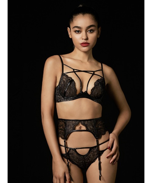 LINGERIEAM（ランジェリアム）の「レザーライン ブラTバックセット