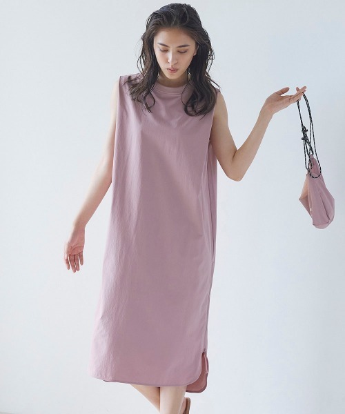 LIPSTAR（リップスター）の「【セット商品】サコッシュ付き撥水ノースリーブワンピース（ワンピース・レディース・ベージュ/ブラック/ピンク・M）」の3枚目の写真