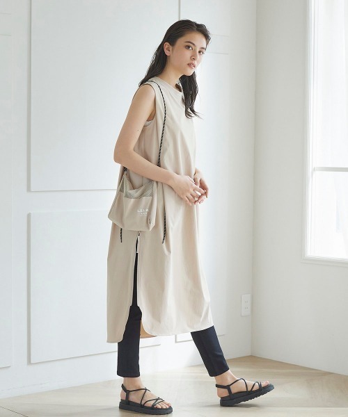 LIPSTAR（リップスター）の「【セット商品】サコッシュ付き撥水ノースリーブワンピース（ワンピース・レディース・ベージュ/ブラック/ピンク・M）」の14枚目の写真