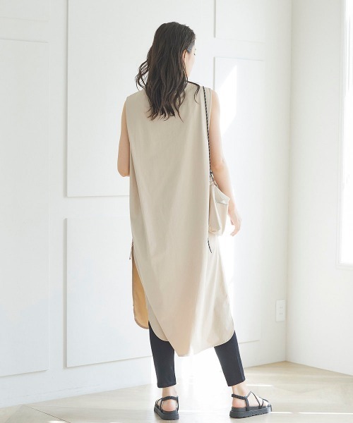 LIPSTAR（リップスター）の「【セット商品】サコッシュ付き撥水ノースリーブワンピース（ワンピース・レディース・ベージュ/ブラック/ピンク・M）」の4枚目の写真