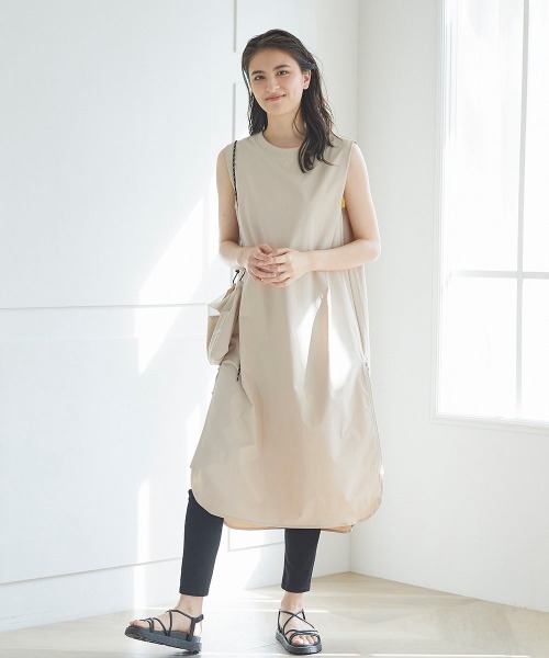 LIPSTAR（リップスター）の「【セット商品】サコッシュ付き撥水ノースリーブワンピース（ワンピース・レディース・ベージュ/ブラック/ピンク・M）」の7枚目の写真