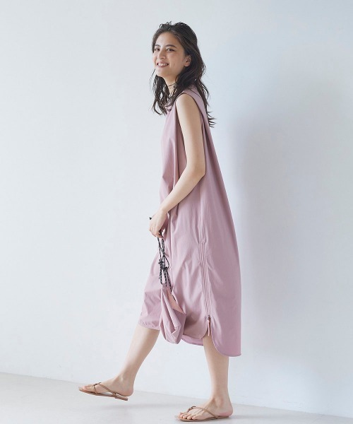 LIPSTAR（リップスター）の「【セット商品】サコッシュ付き撥水ノースリーブワンピース（ワンピース・レディース・ベージュ/ブラック/ピンク・M）」の8枚目の写真