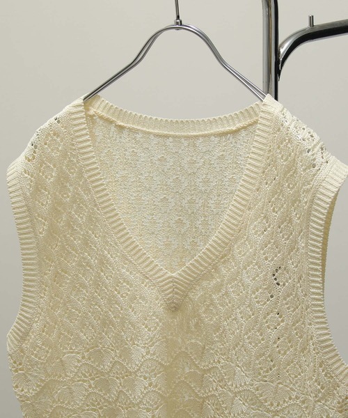 Chillfar（チルファー）の「深ネック鍵編みニットベスト（ベスト・レディース・ブラック/アイボリー/カーキブラウン/ライトイエロー/グレイッシュベージュ/グリーン/オレンジ・FREE）」の8枚目の写真