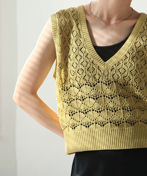 Chillfar（チルファー）の「深ネック鍵編みニットベスト（ベスト・レディース・ブラック/アイボリー/カーキブラウン/ライトイエロー/グレイッシュベージュ/グリーン/オレンジ・FREE）」の19枚目の写真