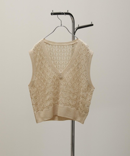 Chillfar（チルファー）の「深ネック鍵編みニットベスト（ベスト・レディース・ブラック/アイボリー/カーキブラウン/ライトイエロー/グレイッシュベージュ/グリーン/オレンジ・FREE）」の17枚目の写真