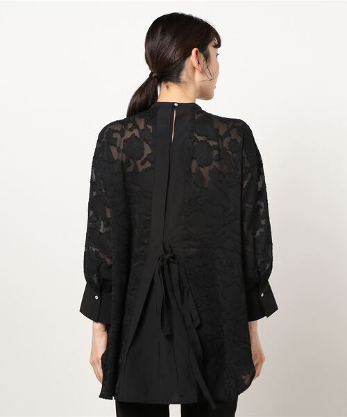 CAPRICIEUX LE'MAGE（カプリシューレマージュ）の「シアージャガードバックリボンシャツ（シャツ/ブラウス・レディース・ホワイト/ブラック・FREE）」の4枚目の写真