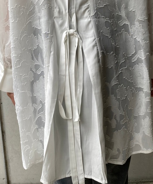 CAPRICIEUX LE'MAGE（カプリシューレマージュ）の「シアージャガードバックリボンシャツ（シャツ/ブラウス・レディース・ホワイト/ブラック・FREE）」の9枚目の写真