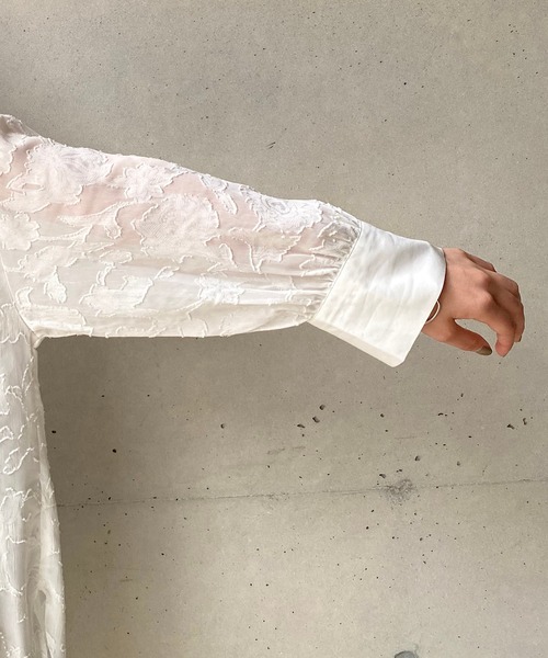 CAPRICIEUX LE'MAGE（カプリシューレマージュ）の「シアージャガードバックリボンシャツ（シャツ/ブラウス・レディース・ホワイト/ブラック・FREE）」の13枚目の写真