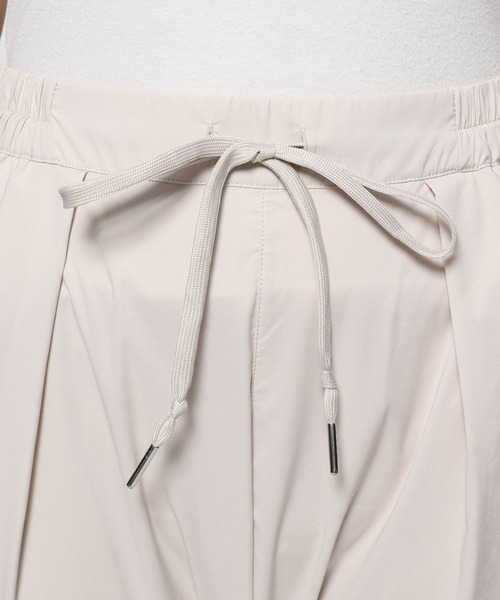 HEREIAM（ヘレイアム）の「【HEREIAM】DRYスウェットジョグパンツ（スウェットパンツ・レディース・ナチュラル/ブラック/レッド・SMALL/MEDIUM）」の15枚目の写真