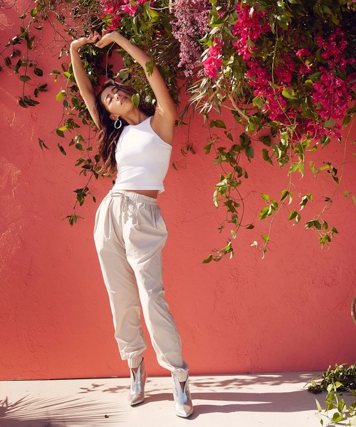 HEREIAM（ヘレイアム）の「【HEREIAM】DRYスウェットジョグパンツ（スウェットパンツ・レディース・ナチュラル/ブラック/レッド・SMALL/MEDIUM）」の4枚目の写真