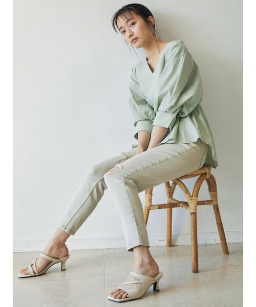 MURUA（ムルーア）の「ハイウエストクラッシュスキニーパンツ（デニムパンツ・レディース・ライトグレー・0/1/2）」の5枚目の写真