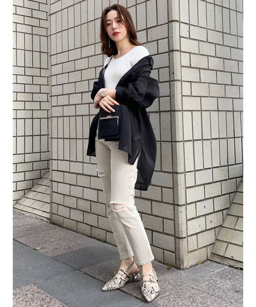 MURUA（ムルーア）の「ハイウエストクラッシュスキニーパンツ（デニムパンツ・レディース・ライトグレー・0/1/2）」の16枚目の写真