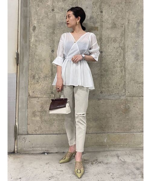 MURUA（ムルーア）の「ハイウエストクラッシュスキニーパンツ（デニムパンツ・レディース・ライトグレー・0/1/2）」の21枚目の写真