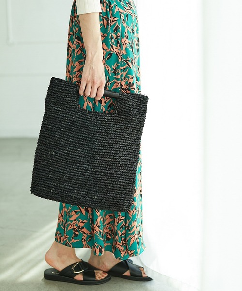 LEPSIM（レプシィム）の「ラフィア2WAYクラッチ　939768（クラッチバッグ・レディース・ベージュ系その他/ブラック・ONE SIZE）」の2枚目の写真