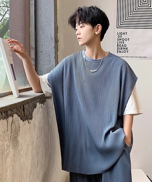 neos（ネオス）の「【neos -addictive design-】ビッグシルエット プリーツ ドロップショルダー ベスト（ベスト・メンズ・ブラック/グレー/ブルー/グレイッシュベージュ・MEDIUM/LARGE）」の4枚目の写真