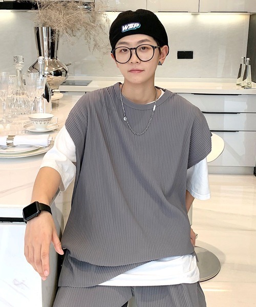 neos（ネオス）の「【neos -addictive design-】ビッグシルエット プリーツ ドロップショルダー ベスト（ベスト・メンズ・ブラック/グレー/ブルー/グレイッシュベージュ・MEDIUM/LARGE）」の9枚目の写真