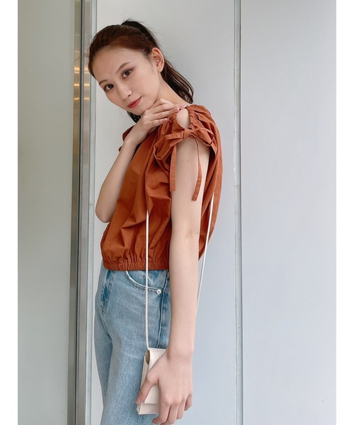 Vicente（ヴィセンテ）の「Openshoulder tops（シャツ/ブラウス・レディース・オフホワイト/ブラウン/ブラック・FREE）」の12枚目の写真