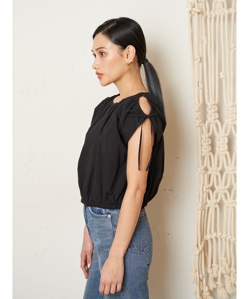 Vicente（ヴィセンテ）の「Openshoulder tops（シャツ/ブラウス・レディース・オフホワイト/ブラウン/ブラック・FREE）」の5枚目の写真