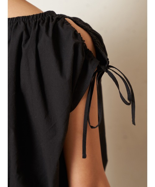 Vicente（ヴィセンテ）の「Openshoulder tops（シャツ/ブラウス・レディース・オフホワイト/ブラウン/ブラック・FREE）」の9枚目の写真