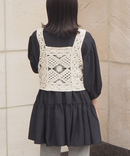 tiptop（ティップトップ）の「カギ針ビスチェ×ブラウスセット（シャツ/ブラウス・レディース・ブラック/オフホワイト/ブルー・FREE）」の11枚目の写真