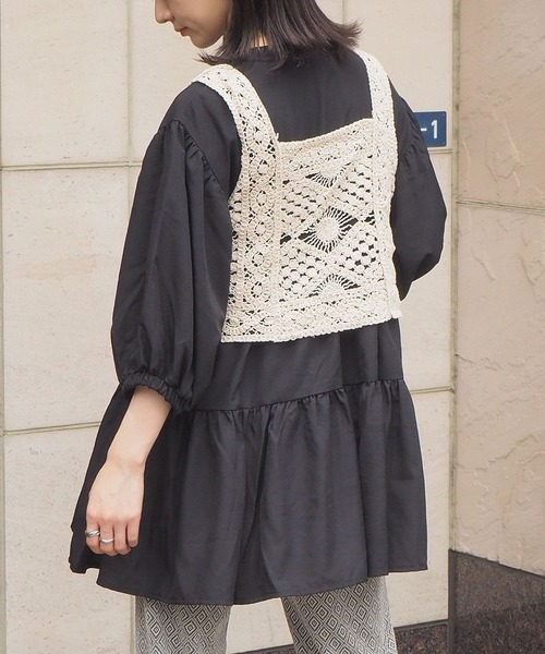 tiptop（ティップトップ）の「カギ針ビスチェ×ブラウスセット（シャツ/ブラウス・レディース・ブラック/オフホワイト/ブルー・FREE）」の13枚目の写真