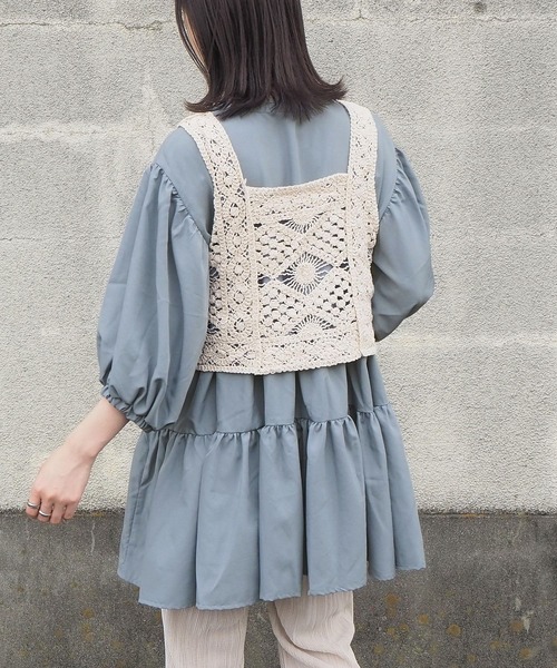 tiptop（ティップトップ）の「カギ針ビスチェ×ブラウスセット（シャツ/ブラウス・レディース・ブラック/オフホワイト/ブルー・FREE）」の5枚目の写真