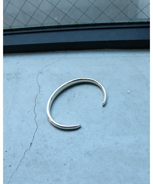 OX JEWELRY(オックスジュエリー)の「Silver Curve Bangle(バングル/リストバンド・メンズ・シルバー・FREE)」の12枚目の写真
