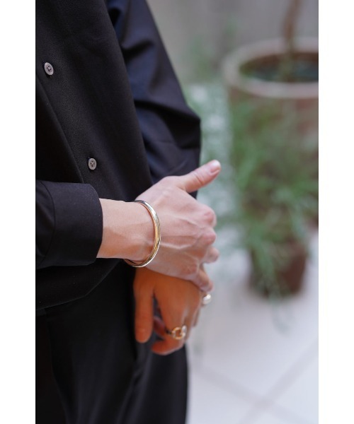 OX JEWELRY(オックスジュエリー)の「Silver Curve Bangle(バングル/リストバンド・メンズ・シルバー・FREE)」の3枚目の写真