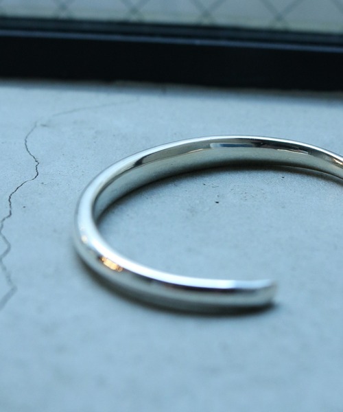 OX JEWELRY(オックスジュエリー)の「Silver Curve Bangle(バングル/リストバンド・メンズ・シルバー・FREE)」の22枚目の写真