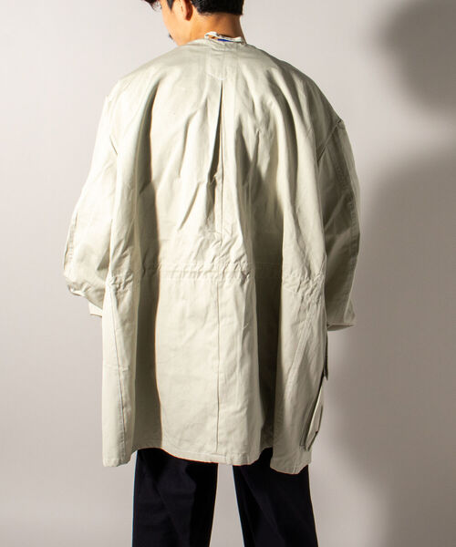 GLOSTER（グロスター）の「【BLAW×GLOSTER】リメイク ミリタリーノーカラースノーコート（ノーカラーコート・メンズ・ライトグレー・MEDIUM）」の12枚目の写真