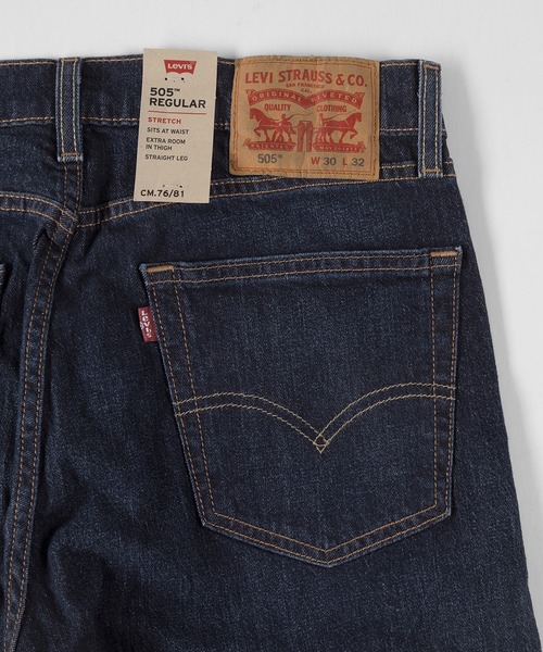 Levi's(リーバイス)の「【Levi’s/リーバイス】505 レギュラーストレート ストレッチ 5ポケット デニム/ジーンズ【ウォッシュ加工】(デニムパンツ・メンズ・ダークインディゴブルー/ブルー系その他/ライトインディゴブルー・28inch/29inch/30inch/31inch/32inch/33inch/34inch/36inch)」の12枚目の写真