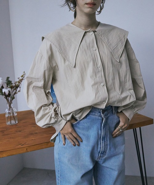 toucher du brise（トゥシェドブリーズ）の「ビックカラーオーバーサイズブラウス（シャツ/ブラウス・レディース・ベージュ/ブラック/ホワイト・M）」の5枚目の写真