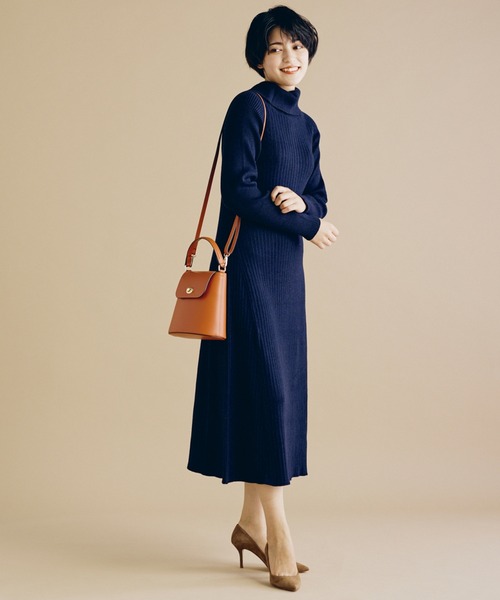 CLEARIMPRESSION （クリアインプレッション）の「ハイネックフレアーニットワンピース（ワンピース・レディース・ダークブラウン/ネイビー/グレイッシュベージュ・フリー）」の14枚目の写真