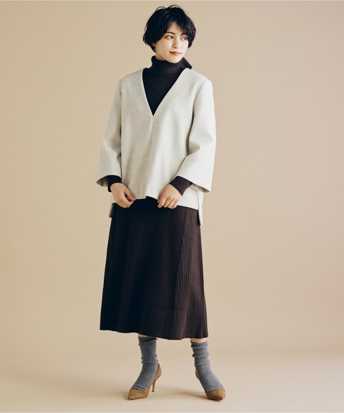 CLEARIMPRESSION （クリアインプレッション）の「ハイネックフレアーニットワンピース（ワンピース・レディース・ダークブラウン/ネイビー/グレイッシュベージュ・フリー）」の17枚目の写真