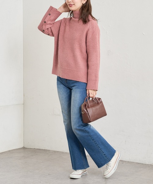 natural couture(ナチュラルクチュール)の「袖下釦デザインゆるシルエットニット(ニット/セーター・レディース・ピンク/アイボリー/モカ/スミクロ・FREE)」の15枚目の写真