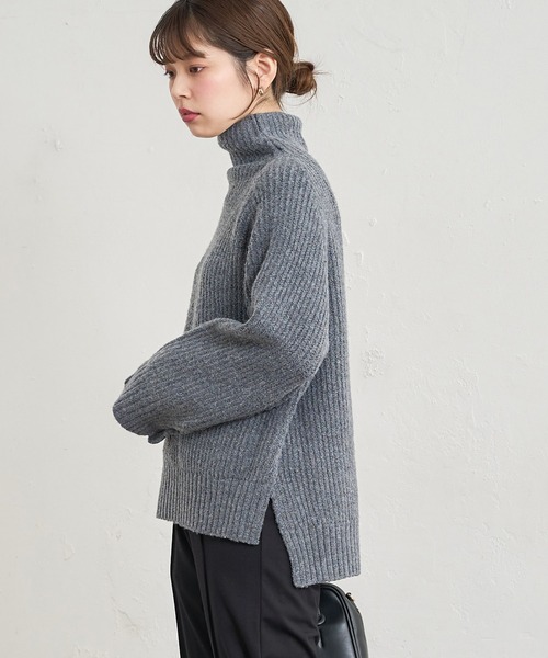 natural couture(ナチュラルクチュール)の「袖下釦デザインゆるシルエットニット(ニット/セーター・レディース・ピンク/アイボリー/モカ/スミクロ・FREE)」の7枚目の写真
