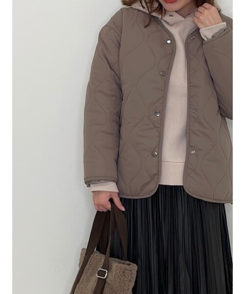 SHOO・LA・RUE(シューラルー)の「◆【M-3L】中綿キルトブルゾン(その他アウター・レディース・ブラック/カーキ/サンドベージュ・02/03/04/05)」の13枚目の写真