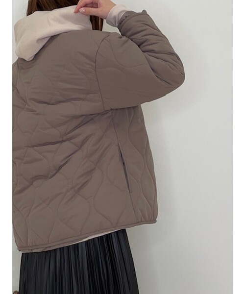 SHOO・LA・RUE(シューラルー)の「◆【M-3L】中綿キルトブルゾン(その他アウター・レディース・ブラック/カーキ/サンドベージュ・02/03/04/05)」の18枚目の写真