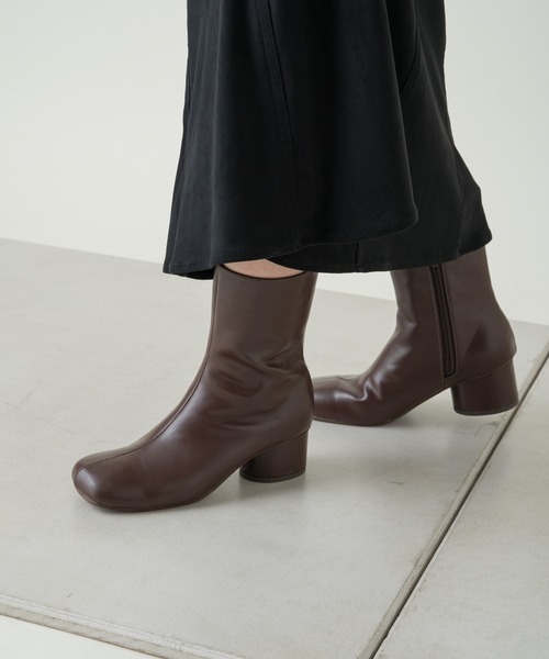 Kastane（カスタネ）の「丸ヒールミドルブーツ（ブーツ・レディース・ブラック/ブラウン・38/39/37）」の10枚目の写真