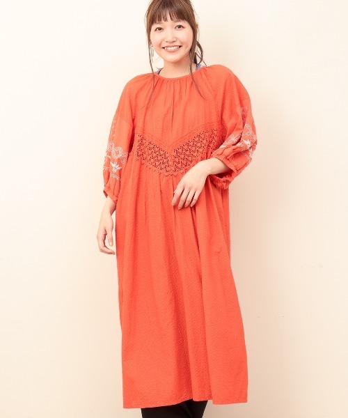 チチカカ（チチカカ）の「エコフレンドリーコットン ラクノウハンド刺繍2WAYワンピース（ワンピース・レディース・ホワイト/レッド/ベージュ・FREE）」の7枚目の写真