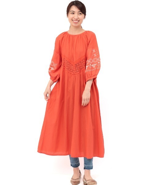 チチカカ（チチカカ）の「エコフレンドリーコットン ラクノウハンド刺繍2WAYワンピース（ワンピース・レディース・ホワイト/レッド/ベージュ・FREE）」の9枚目の写真