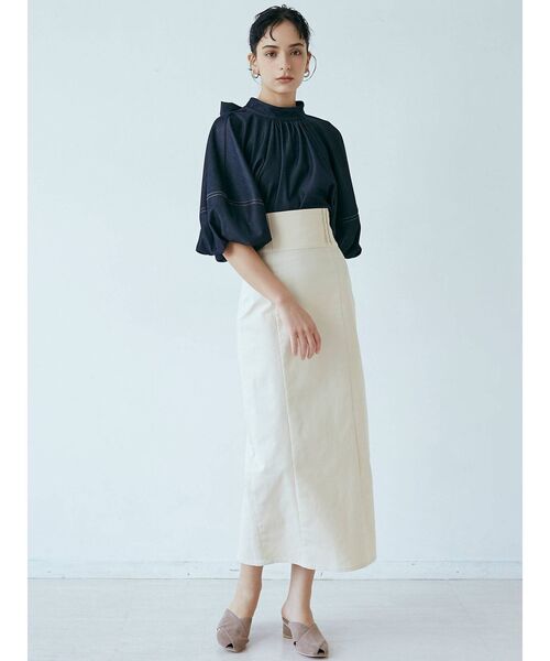 LAGUNAMOON（ラグナムーン）の「フェイクスエードクロスミュール（サンダル・レディース・ブラック/ベージュ・SMALL/MEDIUM）」の8枚目の写真