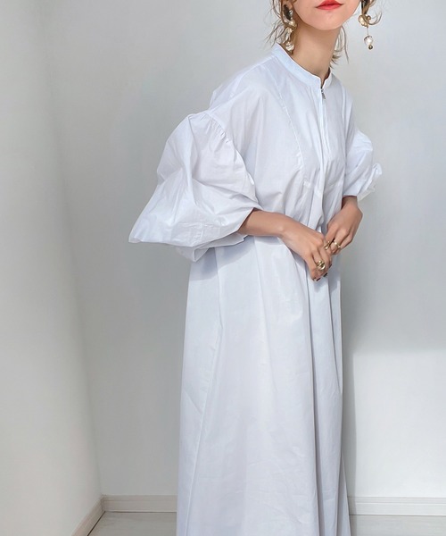 JUNOAH（ジュノア）の「ハーフジップボリュームスリーブワンピース（ワンピース・レディース・グリーン系その他/ブラック/ホワイト/グレー/チャコール/オレンジ/グレイッシュベージュ/ネイビー・LARGE/MEDIUM）」の17枚目の写真